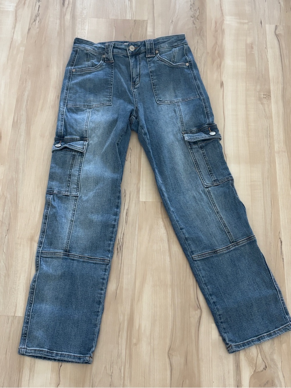 Altar’d State Cargo Jeans Size 26 Medium Wash Straight Leg Ankle 27” Inseam